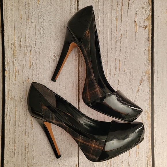 Aldo Shoes - Aldo Black / Brown Plaid Patent Pumps - size 8.. fits best for size 7 or 71/2 .